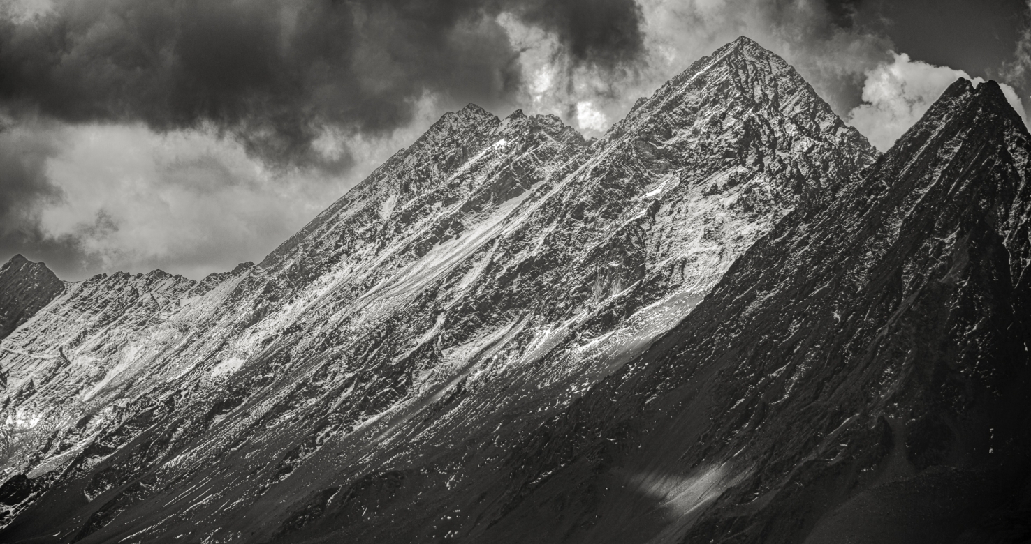 LAS CUMBRES- Edición limitada - 1 de 12 obras de 110cm x 60cm  Comprar